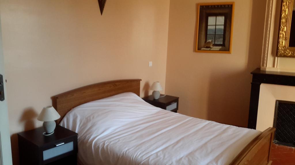 Auberge Le Bistrot De Lussan Lussan  Room photo