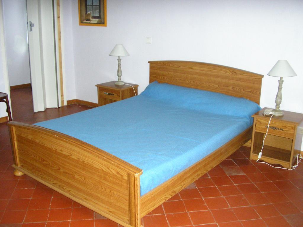 Auberge Le Bistrot De Lussan Lussan  Room photo