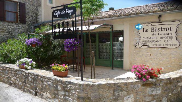 Auberge Le Bistrot De Lussan Lussan  Exterior photo
